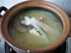 萝卜丝生鱼汤