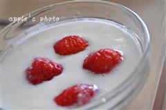 草莓酸奶的热量