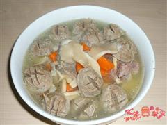 平菇牛肉丸汤
