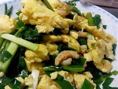 韭菜海米炒鸡蛋