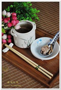 薏米茶树菇排骨汤的热量