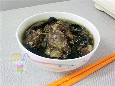 生地黑豆排骨汤