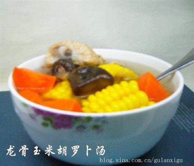 胡萝卜玉米龙骨汤