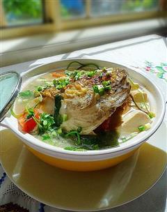 三文鱼头豆腐汤的热量