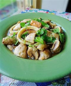 杂锦海鲜烩蘑菇