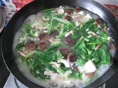 香菇豆腐小白菜汤