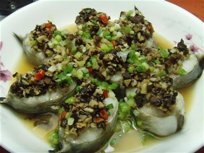 蒜茸豉椒蒸鳗鱼