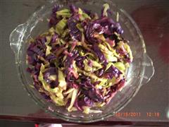 卷心菜拌紫甘蓝