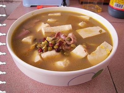 红绿豆粉肠豆腐汤