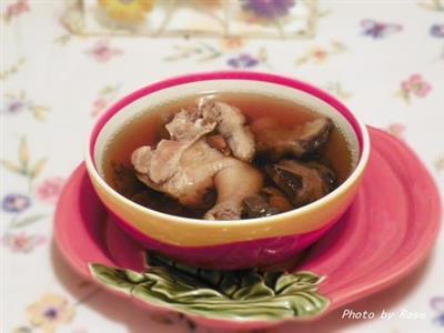 慢炖锅香菇鸡汤