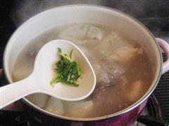香菇排骨汤馄饨的热量