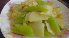 尖椒炒土豆片