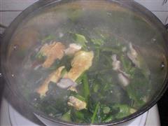 青菜蛋饺汤的热量