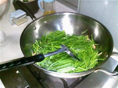 北极虾炒韭菜的做法