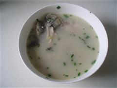 鲜蘑菇鲫鱼汤