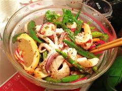 泰式海鲜时蔬沙拉的热量