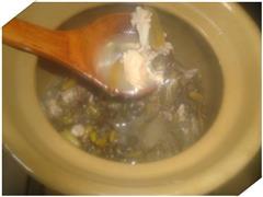 石橄榄田螺鸡汤