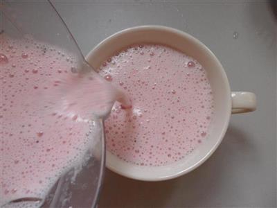 火龙果草莓奶昔