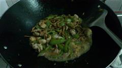 黄花菜草菇炒肉