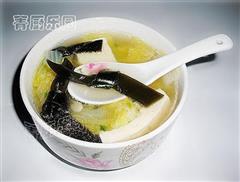 虾皮豆腐白菜海带汤