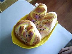 菠萝果酱面包