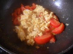 西红柿炒蛋的热量