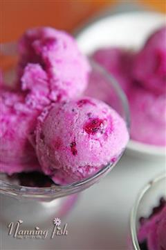 火龙果冰淇淋