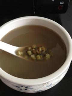 消暑清毒绿豆汤
