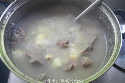 鲜莲淮山猪骨汤