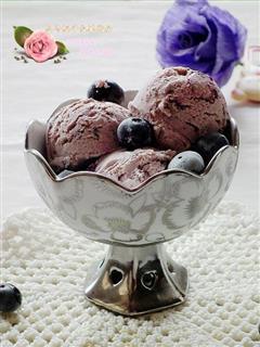 蓝莓果粒冰淇淋