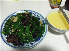 韭苔炒肉