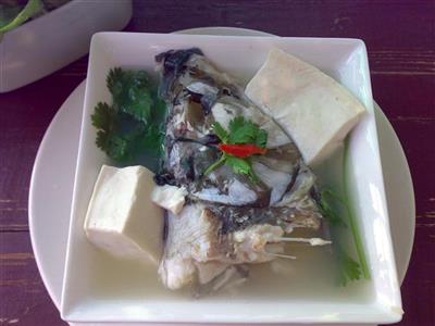 香菜鱼头豆腐汤