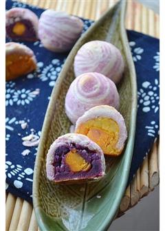 紫薯酥皮蛋黄月饼