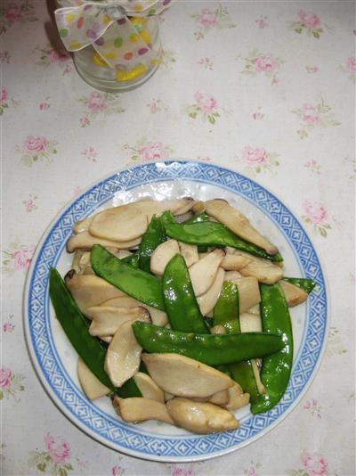 杏鲍菇炒荷兰豆