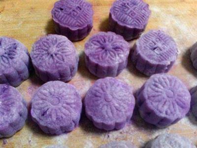 紫薯冰皮月饼