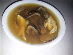 海参松茸鸡汤的热量