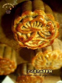 广式豆沙麻薯月饼