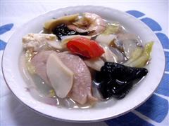 鱼丸菌类海鲜汤的热量