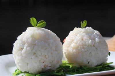 泡萝卜米饭团