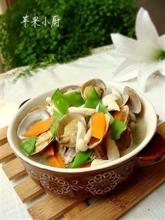海鲜菇花蛤汤的热量