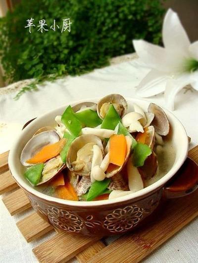 海鲜菇花蛤汤