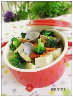 西兰花豆腐汤