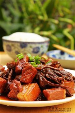 茶树菇烧肉的热量