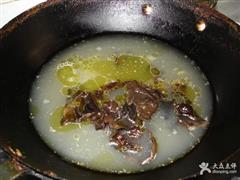 竹荪煲海鲜汤的热量