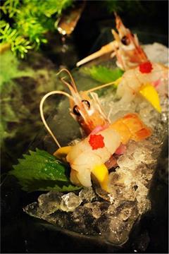 海螯虾刺生配越南辣汁的热量