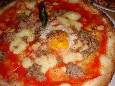 意大利肉馅披萨