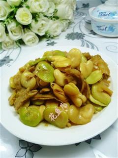 黄花菜面筋炒蚕豆