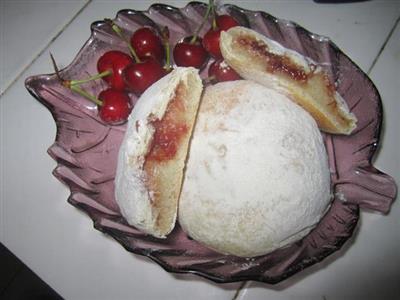 樱桃奶酪白面包