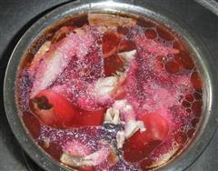 红菇炖鸡汤