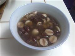 莲子红豆汤的热量
